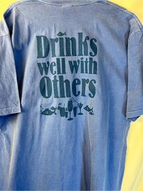 Crazy Shirts Drinks Well With Others Blue Hawaii Dyed Tee NWT XL